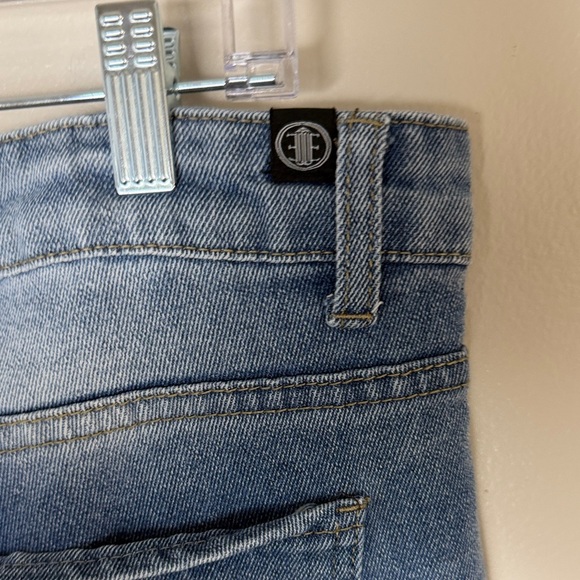 Elite plus size distressed boyfriend cropped jeans light wash denim - Picture 11 of 15